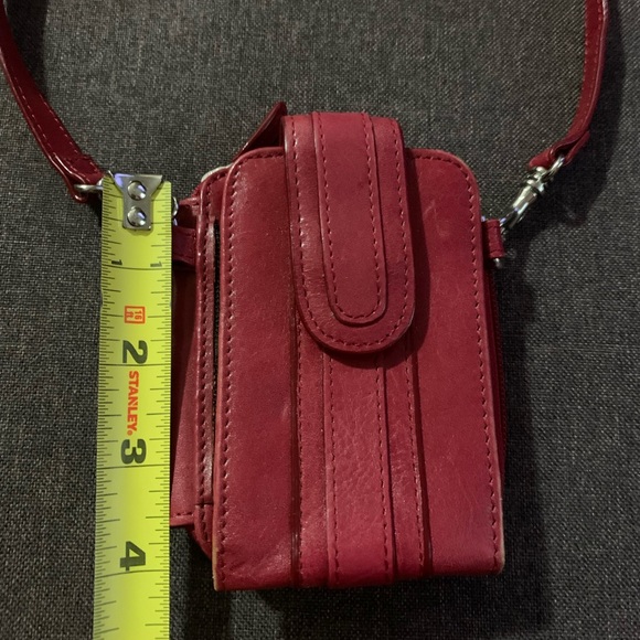 Vintage Danier Red Leather cell phone crossbody - Picture 4 of 4
